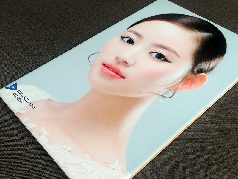 UV-printer-prints-ceramic-tiles.jpg