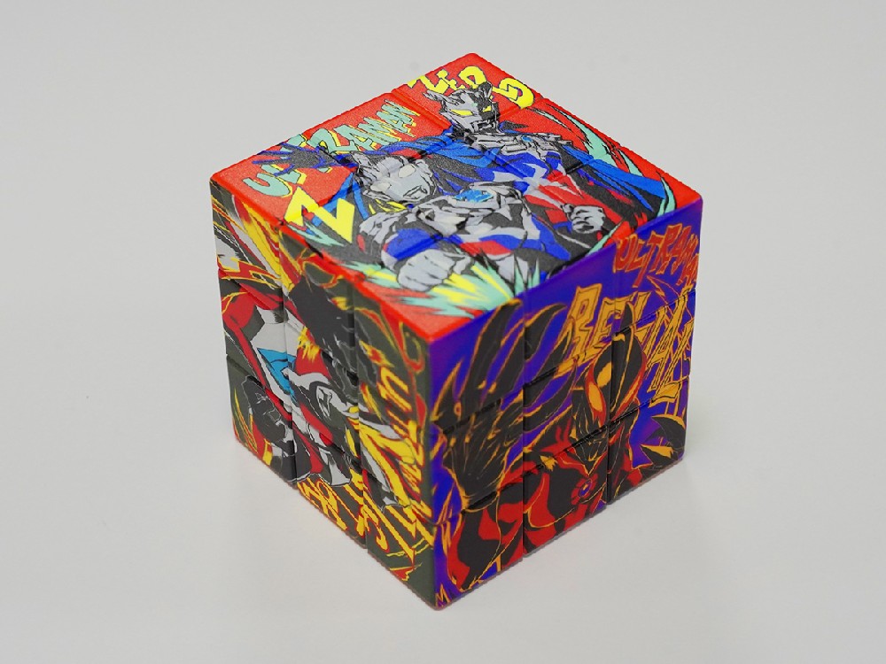 UV-printer-prints-Rubik's-Cube.jpg